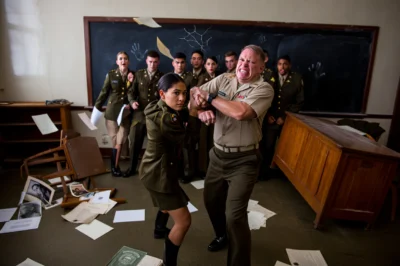 Theory vs. Reality? Intelligence Lieutenant Wrestles Instructor Mid-Class – The Fateful Blow Exposed the Truth About a Failed Mission!