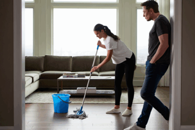 Elon Musk Sees His Ex-Wife Cleaning Floors — What Happened Next Left Him Completely Sh0cked